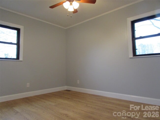 Building Photo - 2725 Sloop Rd