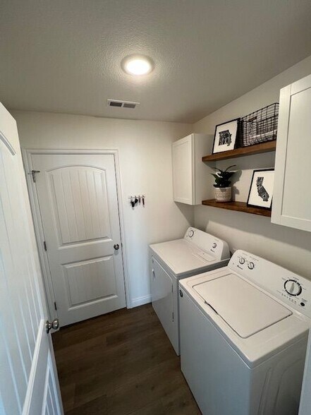 Building Photo - 6002 W Swather Ct
