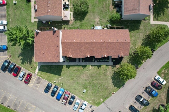 Building Photo - 44 Apple Ln