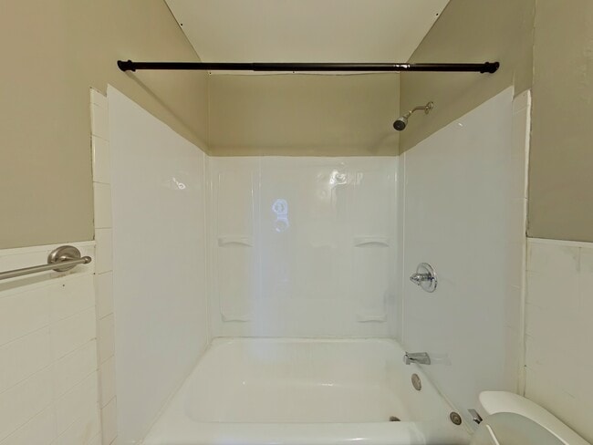 Building Photo - 770 Manresa Ln