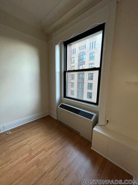 Building Photo - 62 Boylston St