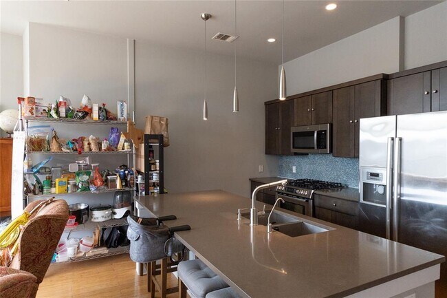 Building Photo - 3000 Speedway