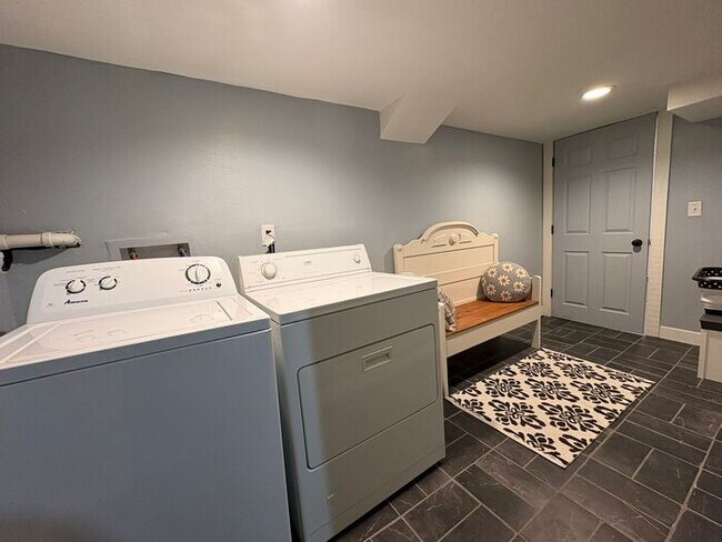 Building Photo - $5,400 | 7 Bedroom, 5 Bathroom Single Family Home | No Pets* | Available for August 1st, 2027 Mov...