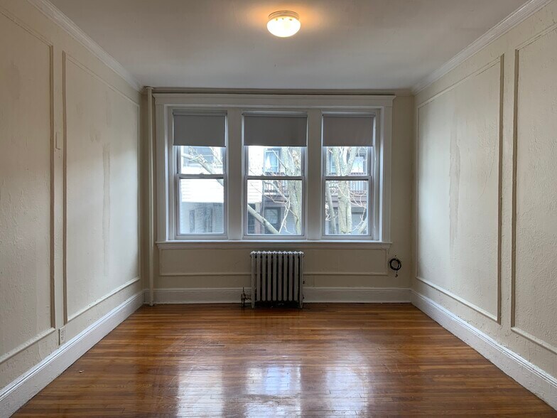 Building Photo - 162 Kelton St