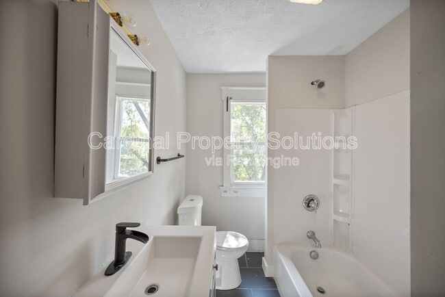 Building Photo - 1227 Woodside Blvd