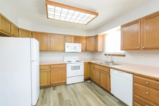 Building Photo - 9928 Garfield Ct