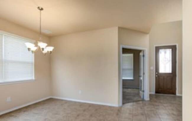 Building Photo - Beautiful 4 bed 2.5 bath located in Cibolo...