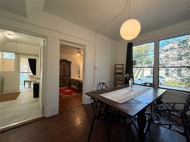 Building Photo - 402 Hyde Park Blvd