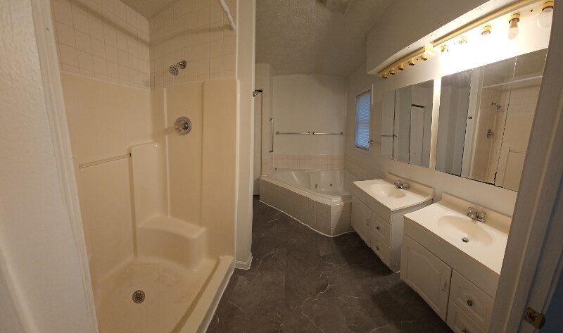 Building Photo - 340 -360 Steven Ct