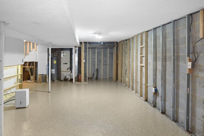 Building Photo - 149 Windcliff Rd
