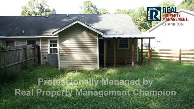 Building Photo - 302 Hilda Rd