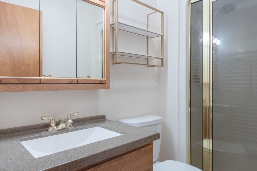 Building Photo - 2726 Applelane Ave