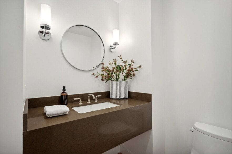Powder Room - 4301 Don Arellanes Dr