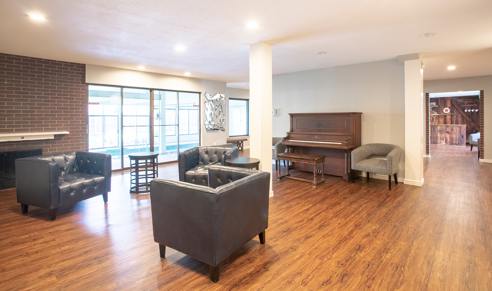Community rooms - 2227 Canyon Blvd
