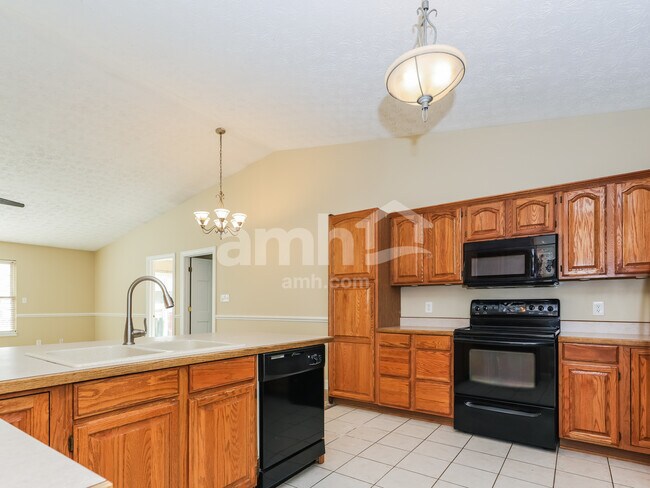 Building Photo - 6552 Greeley Ave