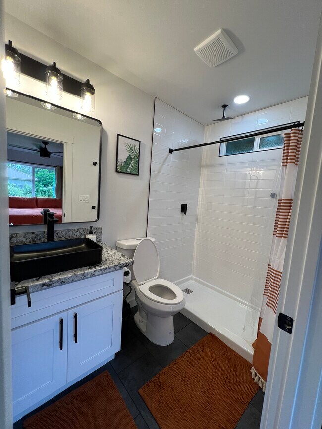 Building Photo - 16-2144-2144 Treefern Dr