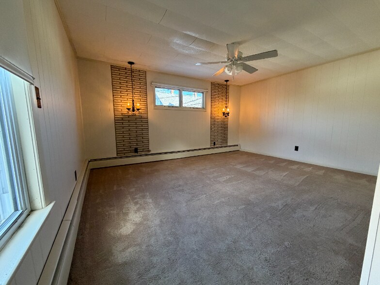 Building Photo - 529 Park Ave