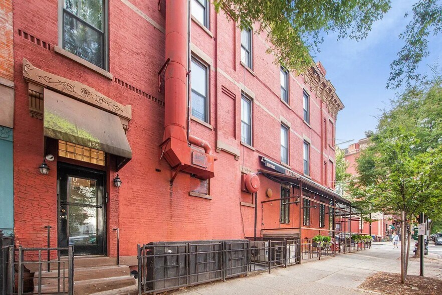 Building Photo - 411 11th St