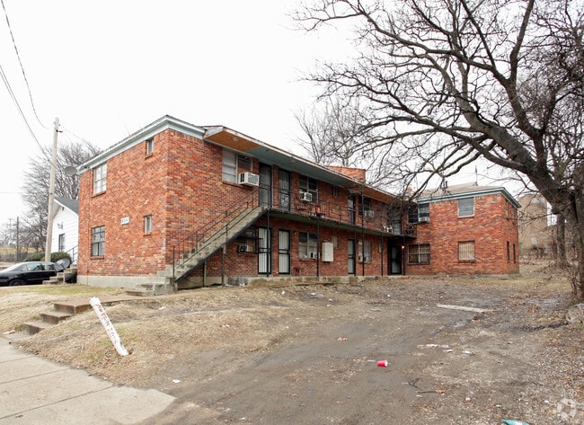 Primary Photo - 624 Danny Thomas Blvd