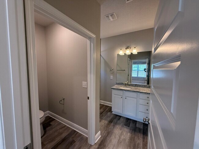 Building Photo - 491 Lightning Bug Ln