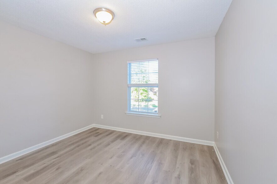 Building Photo - 4953 Wemberley Dr