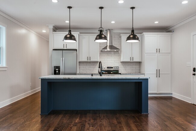 Building Photo - 132 Flint St