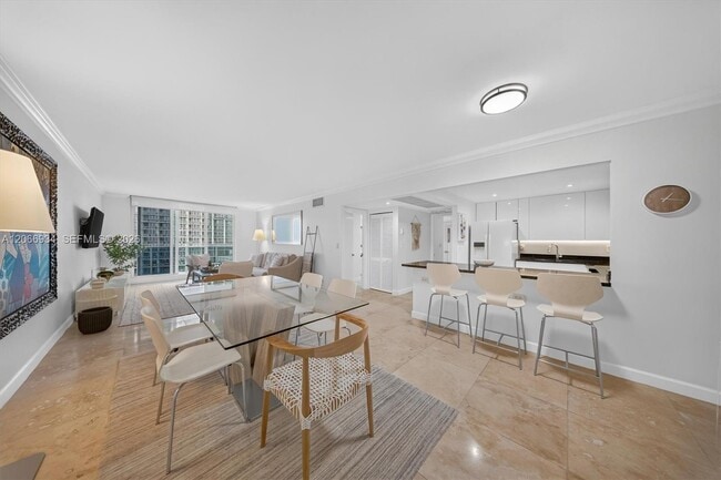 Building Photo - 2301 Collins Ave