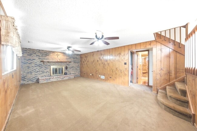 Building Photo - 1200 Jacqueline Dr