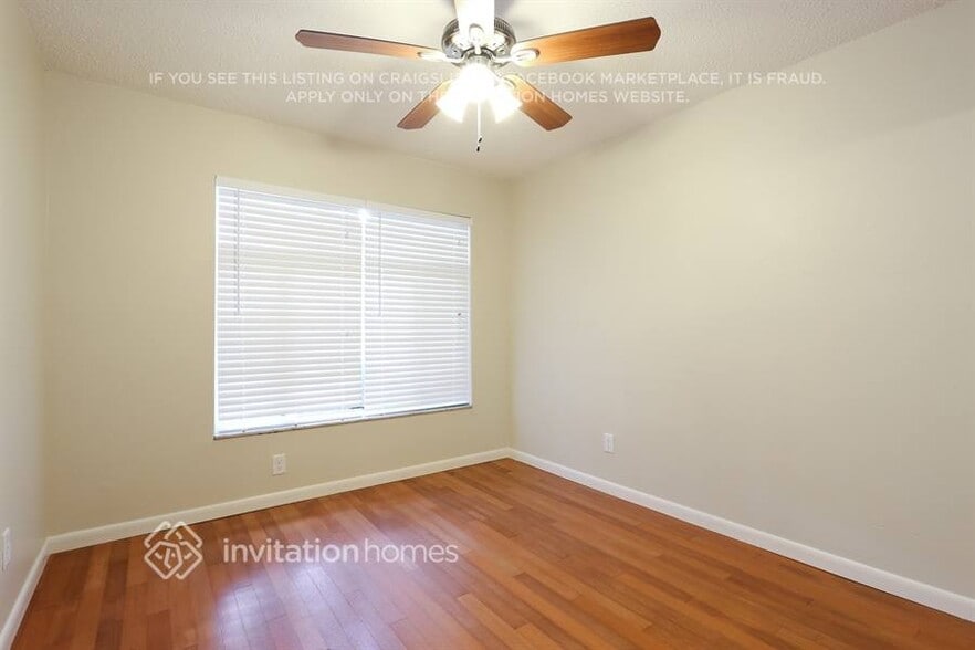 Building Photo - 2732 Wiltshire Ave