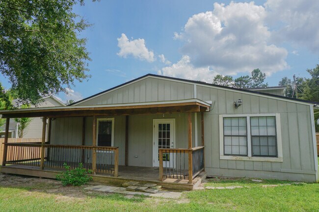 Building Photo - 111 Palmetto Dr