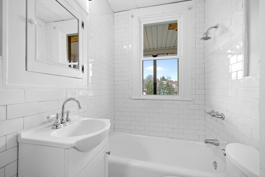 Building Photo - 1138 Illinois Ave