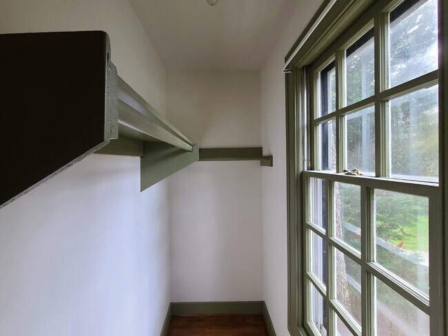 Building Photo - 3 BR, 2.5 BA in Crown Grant