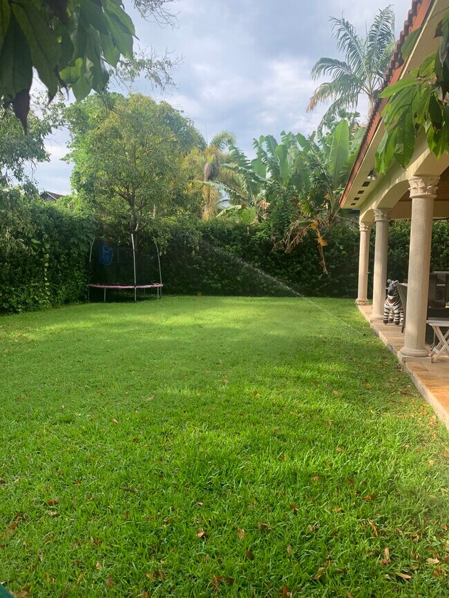 Building Photo - 2511 SW 24th Ct