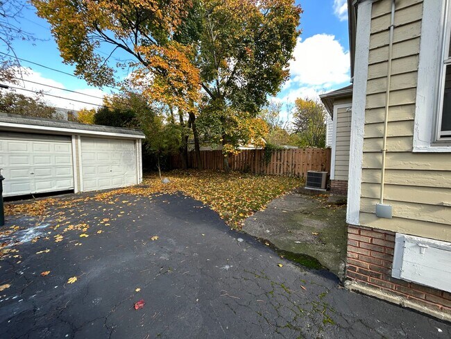 Building Photo - 3Bd 2BA Single Family Cleveland Heights