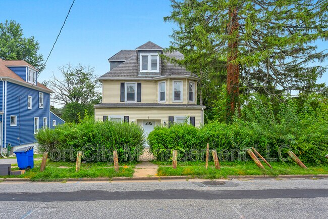 Primary Photo - 1 Maple Ave