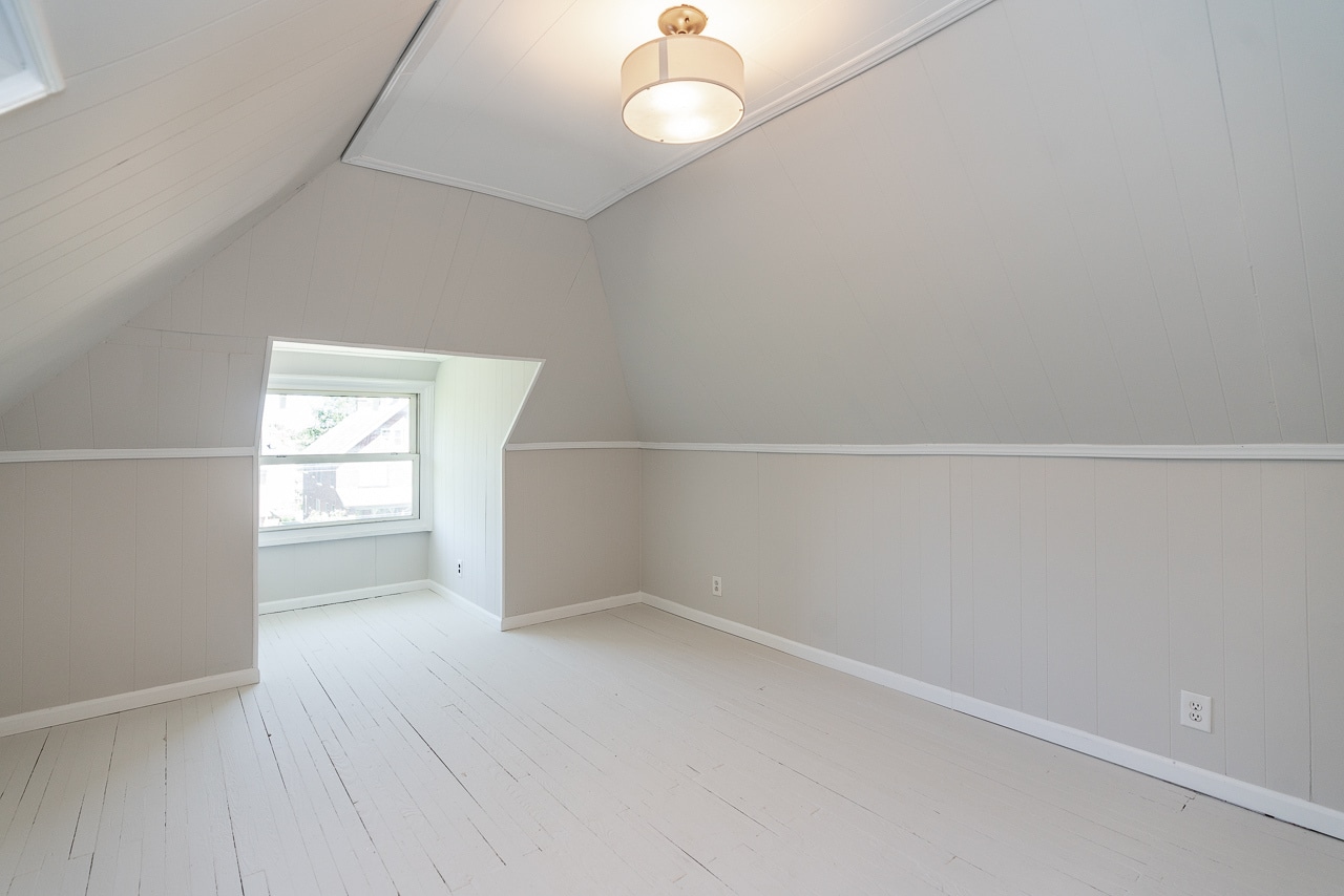 Bedroom 4 - 2435 Summit St