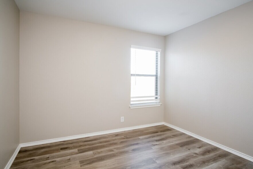 Building Photo - 250 Sheep Trail Dr