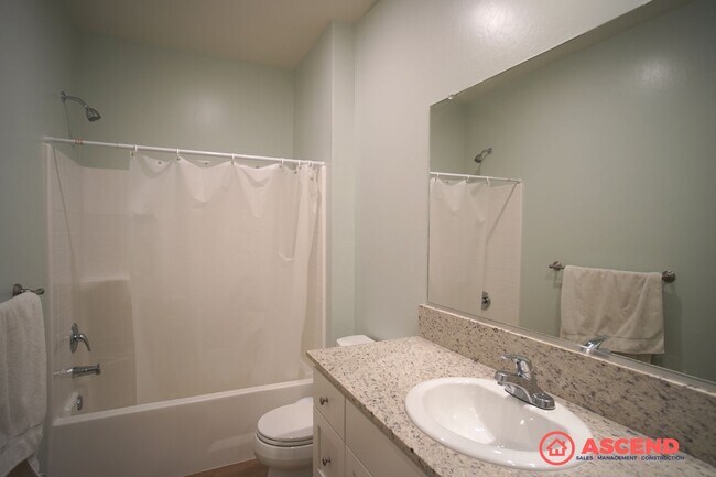 Building Photo - Brand New 3 Bedroom Home!