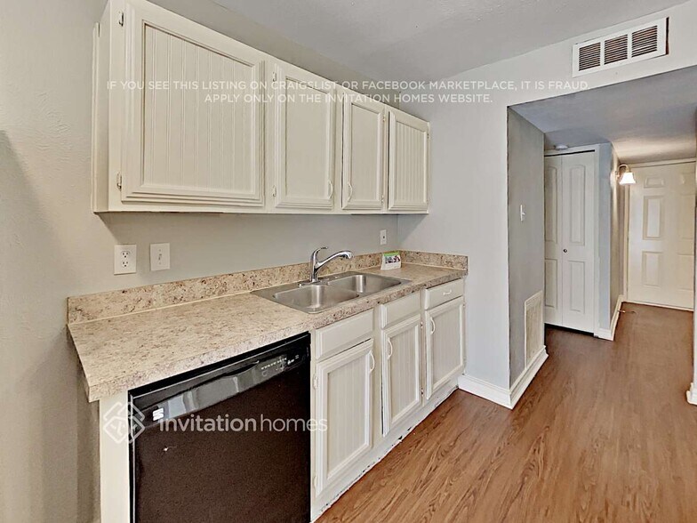 Building Photo - 9102 Millwood Dr