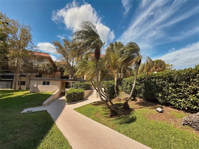 Building Photo - 511 Ives Dairy Rd