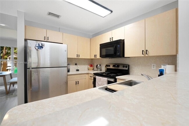 Building Photo - 14001 NW 84th Ct