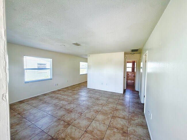 Building Photo - 8126 43rd Ave W