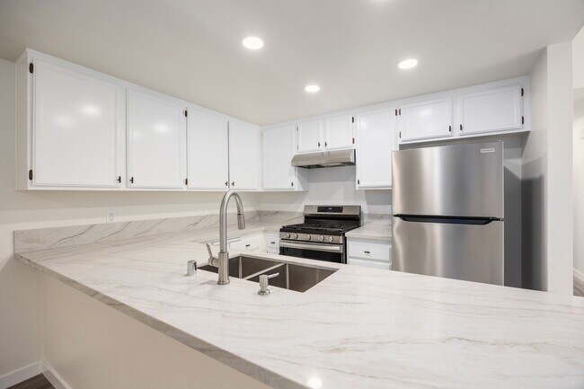 Building Photo - 243 Flame Tree Pl