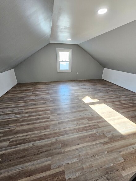 Building Photo - 1740 Fairmount Pky