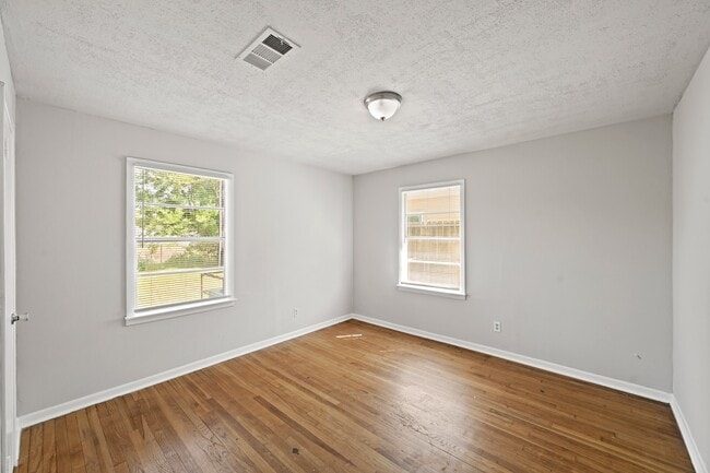 Building Photo - 1201 Orrel Dr