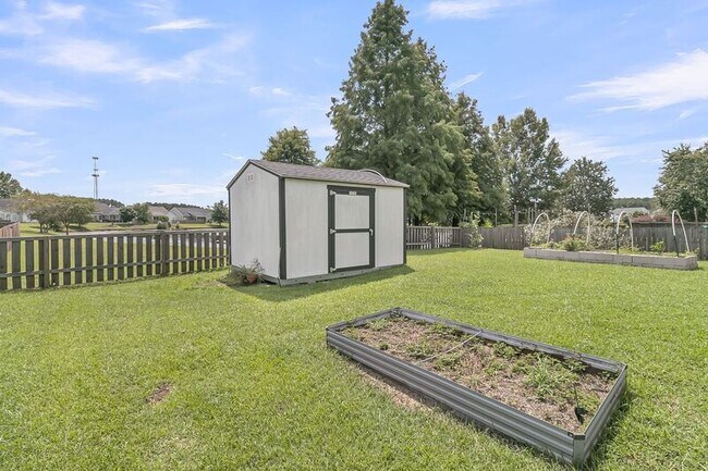 Building Photo - 403 Dovetail Cir