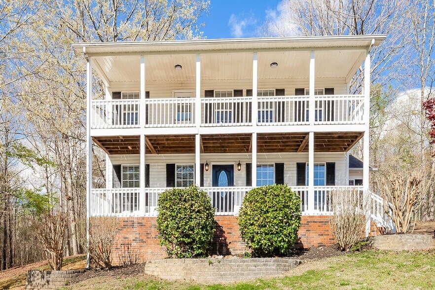 Primary Photo - 1310 Candlewood Dr