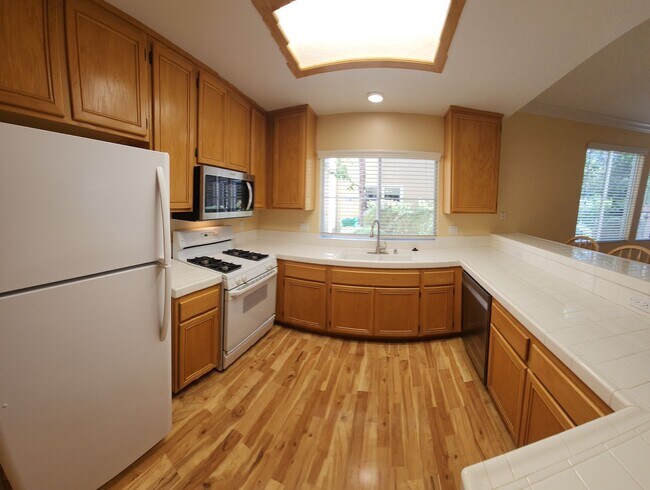 Building Photo - Fantastic home in the Arbors!