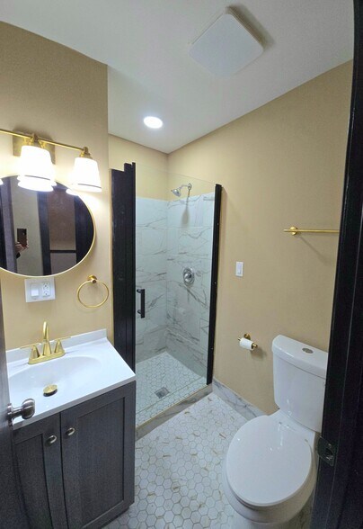 Building Photo - 7747 S Cornell Ave