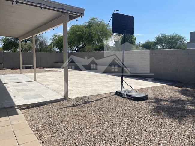 Building Photo - 8372 S Stephanie Ln